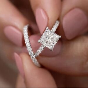 Elegant Silver CZ Ring